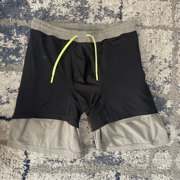 Lululemon Pace Breaker Lined 7” Short Size M - Picture 6 of 9